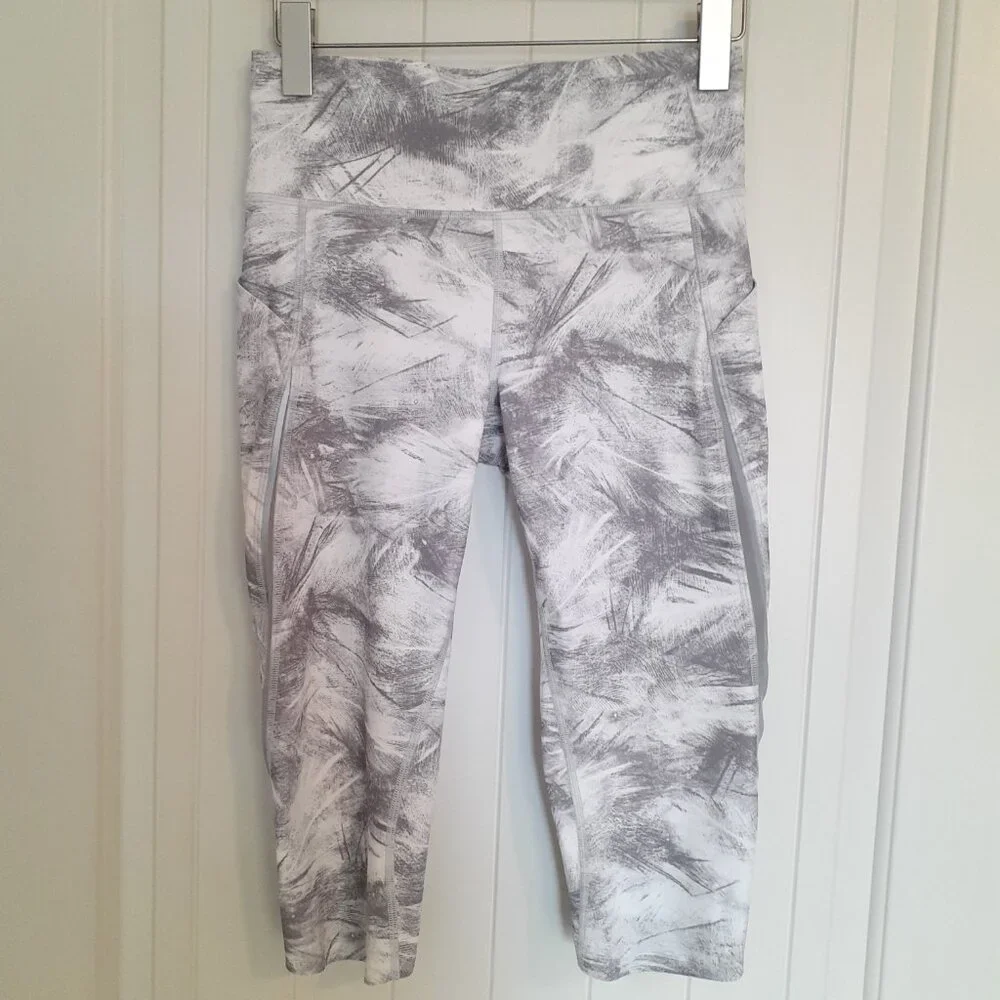 Lululemon Pace Perfect Crop (17